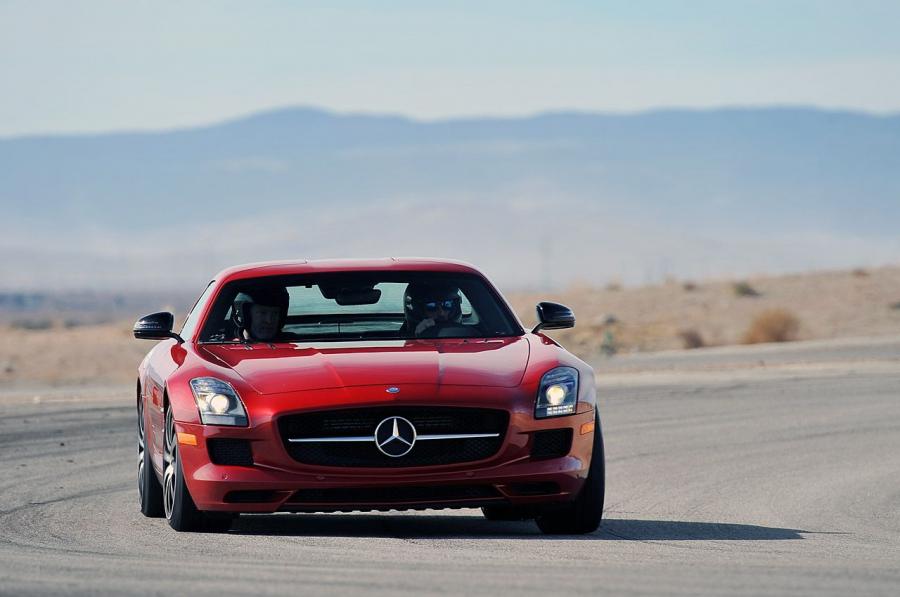  Mercedes-Benz SLS AMG GT 2013 года  (фото 40 из 110)